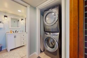 Φωτογραφία από το άλμπουμ του Vashon Beach House σε Vashon