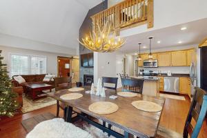 Η κουζίνα ή μικρή κουζίνα στο Buckboard Haven