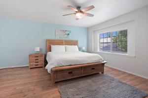 Voodi või voodid majutusasutuse Redmond Rest toas