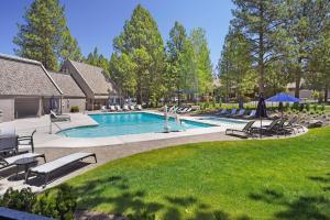 Bazén v ubytování Ski Condo 138 nebo v jeho okolí