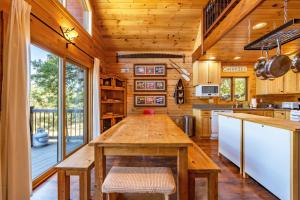 Η κουζίνα ή μικρή κουζίνα στο Straight From The Heart