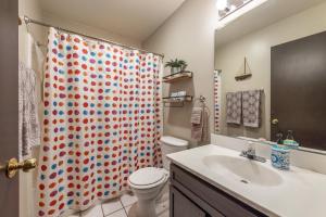 Ένα μπάνιο στο 18 Lodge +13 φωτογραφίες