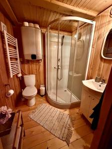 Vannituba majutusasutuses Glamping Niebiańska Osada Jurty Dolnośląskie