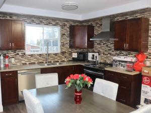 Η κουζίνα ή μικρή κουζίνα στο Abby's Place +6 φωτογραφίες