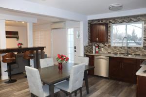 Η κουζίνα ή μικρή κουζίνα στο Abby's Place