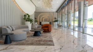 Khu vực ghế ngồi tại Furnished Studio with Park View in Panama City +11 ảnh