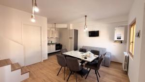 Kuchyň nebo kuchyňský kout v ubytování Nicos House