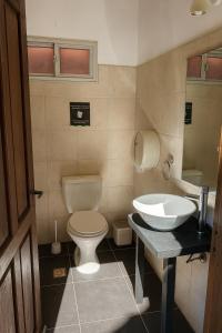 Ένα μπάνιο στο Posada La Pedrera +22 φωτογραφίες