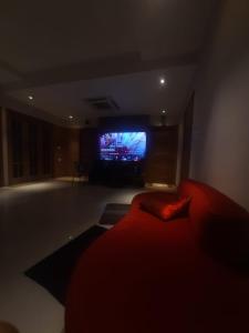 Μια τηλεόραση ή/και κέντρο ψυχαγωγίας στο PRESIDENT PALACE - Dhaka