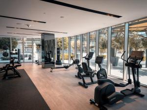 Γυμναστήριο ή/και όργανα γυμναστικής στο GRANDE SIGNATURE with Fountain Show and direct Burj Khalifa view with DXB AIRPORT VIP Shuttle option for 6 guests