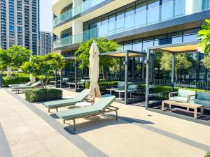 Κήπος έξω από το GRANDE SIGNATURE with Fountain Show and direct Burj Khalifa view with DXB AIRPORT VIP Shuttle option for 6 guests