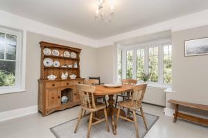 Foto sihtkohas Minstead asuva majutusasutuse Wonderful thatched cottage in the New Forest National Park galeriist