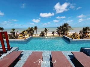 Hồ bơi trong/gần Maravilhoso flat vista mar no Altamare