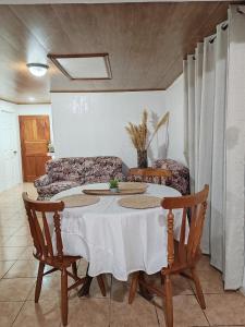 Posezení v ubytování Alojamiento con lago privado en Bajos del Toro