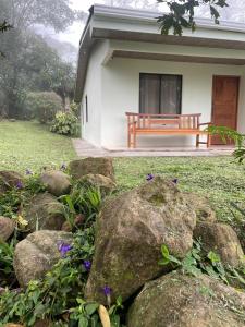 Fotografie z fotogalerie ubytování Alojamiento con lago privado en Bajos del Toro v destinaci Toro Amarillo