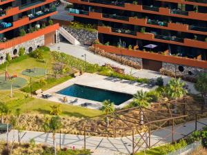 Πισίνα στο ή κοντά στο Sky-High Elegance Top-Floor Views of City, Ocean & Sunrise