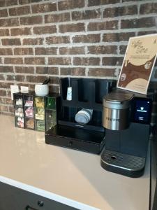 Photo de la galerie de l'établissement Cozy Studio in Brickyard shopping district!, à Salt Lake City 8 autres photos