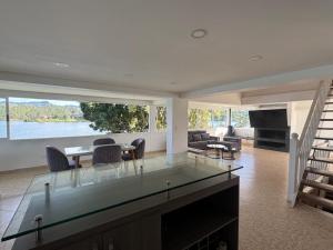 TV a/nebo společenská místnost v ubytování Finca Vista Hermosa