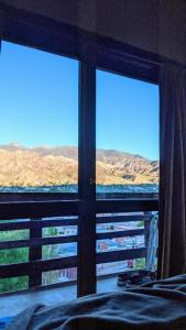 Nespecifikovaný výhled na hory nebo výhled na hory při pohledu z aparthotelu