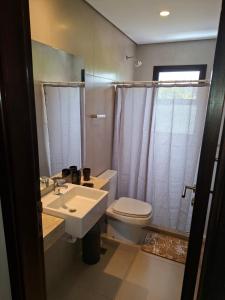 Ένα μπάνιο στο Departamento en Asunción zona Shopping del Sol +35 φωτογραφίες