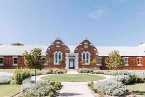 Zahrada ubytování The Benev - Wellness Accommodation + 15 fotografií