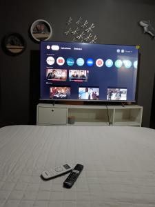 TV a/nebo společenská místnost v ubytování Habitación Privada en Casa compartida