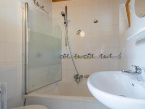 Ένα μπάνιο στο Brügglbach XL +18 φωτογραφίες