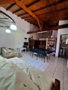 Istumisnurk majutusasutuses Alojamiento a 10 minutos de pinamar