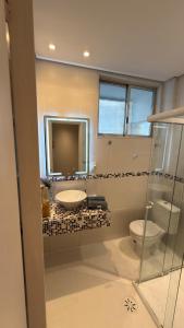 Ένα μπάνιο στο Apt 711 - Elegância com vista parcial do mar