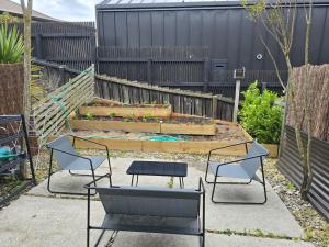 Zahrada ubytování Cozy two bedroom Apartment in Wanaka, NZ