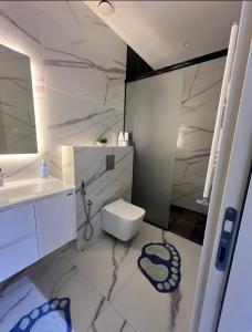 Ένα μπάνιο στο maisoncarnot