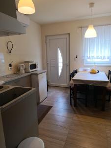 Köök või kööginurk majutusasutuses Apartments with parking space Tuheljske Toplice, Zagorje - 24875