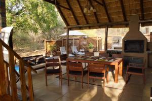 Posezení v ubytování Kruger River Holiday Home
