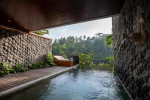 Бассейн в Adiwana Alas Harum или поблизости