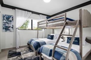 Ένα ή περισσότερα κρεβάτια σε δωμάτιο στο Modern Roose-Private Pool-In Old Town Scottsdale +63 φωτογραφίες