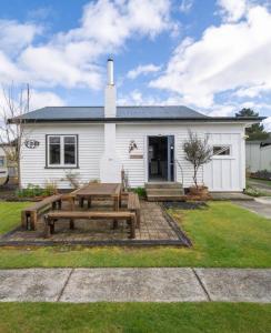 Κήπος έξω από το Mountains Edge Cabins +17 φωτογραφίες