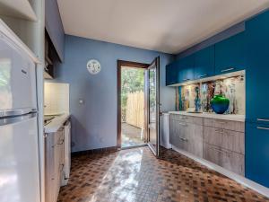 Η κουζίνα ή μικρή κουζίνα στο Maison près plage, terrasse, barbecue, Biscarrosse - FR-1-521-234 +6 φωτογραφίες