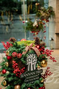 Πιστοποιητικό, βραβείο, πινακίδα ή έγγραφο που προβάλλεται στο Banyantree Shanghai On the Bund - Tales rooftop bar boasts a jaw-dropping panoramic vista