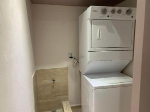 Fotografie z fotogalerie ubytování Habitación 1 Cama King, Tulum Country Home, con Muelle de Pesca, Club de Playa, Alberca, Cenote y Campo de Golf, Contrata Day Pass Bahia Principe v destinaci Akumal