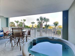 Balkón nebo terasa v ubytování Fort Screven Villas 102 by Tybee Vacation Rentals