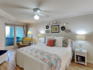 Postel nebo postele na pokoji v ubytování Fort Screven Villas 102 by Tybee Vacation Rentals + 56 fotografií