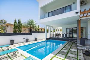 Πισίνα στο ή κοντά στο Villa Kaly - West Coast Paradise