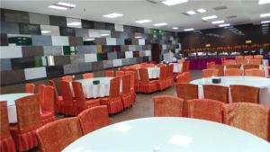 Restaurace v ubytování Jing Hua Hotel