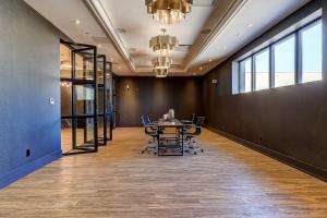 Foto de la galería de Dream Suites Near YYZ Airport en Mississauga 20 fotos más