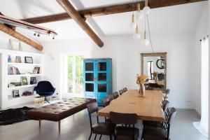 Un lugar para sentarse en Mas With Heated Pool In Luberon