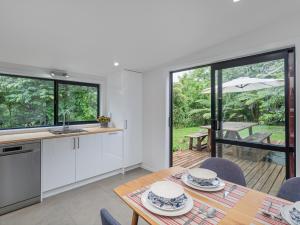 Zahrada ubytování Stream-side Cottage - Driving Creek Coromandel