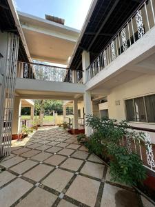 Το κτήριο όπου στεγάζεται  ο ξενώνας +6 φωτογραφίες