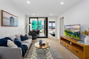 Gallery image of Central 2-Bed with Gym, BBQ & Stunning Views in Canberra
