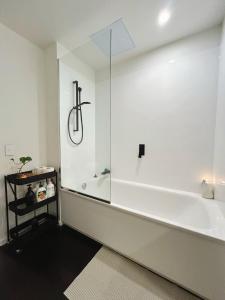 Et badeværelse på Large apartment city center