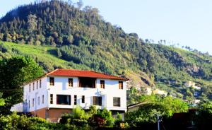 Foto dalla galleria di Satya Anand Cottage Pure veg & non alcoholic Cottage a Coonoor